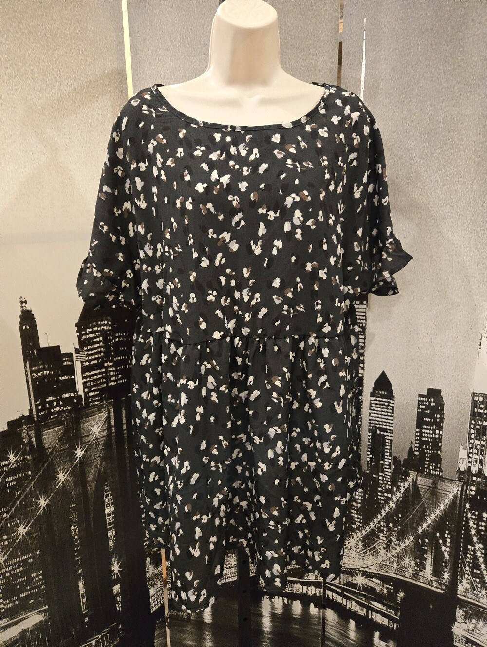 Emery Rose Size 2XL dress